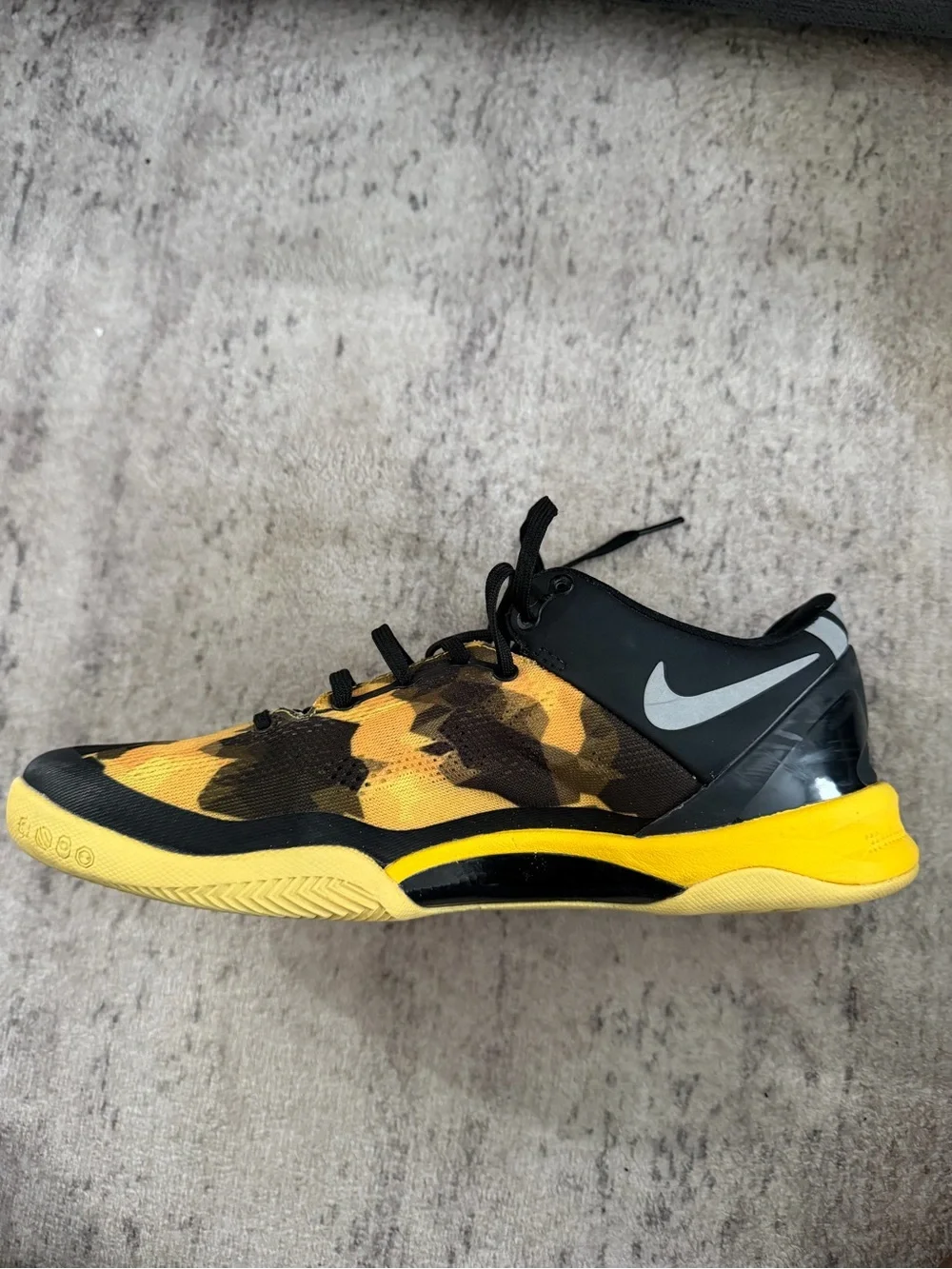 Nike Kobe 8 Protro… Yellow Basketball Shoe with Black Interior